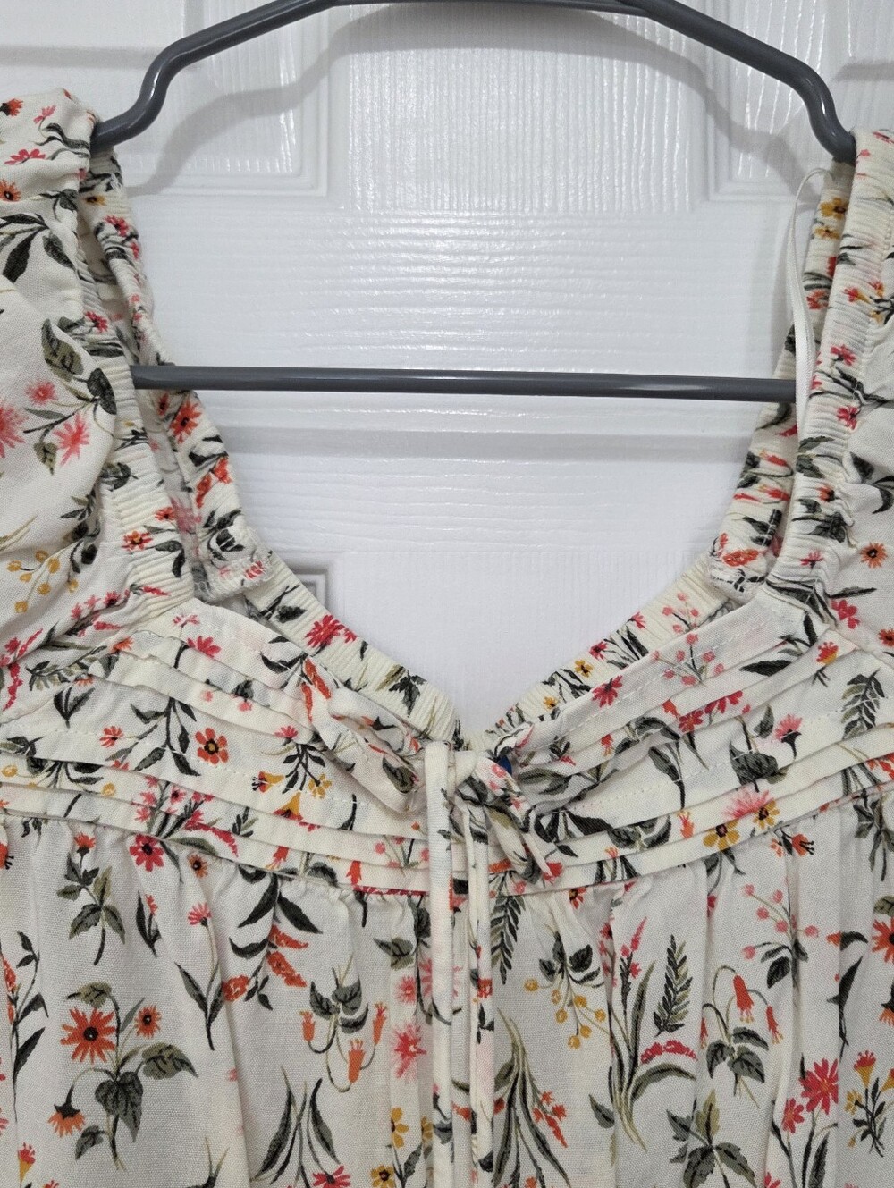 Old Navy Women Puff-Sleeve Cropped Floral Pintucked Blouse Size Small - Picture 3 of 8